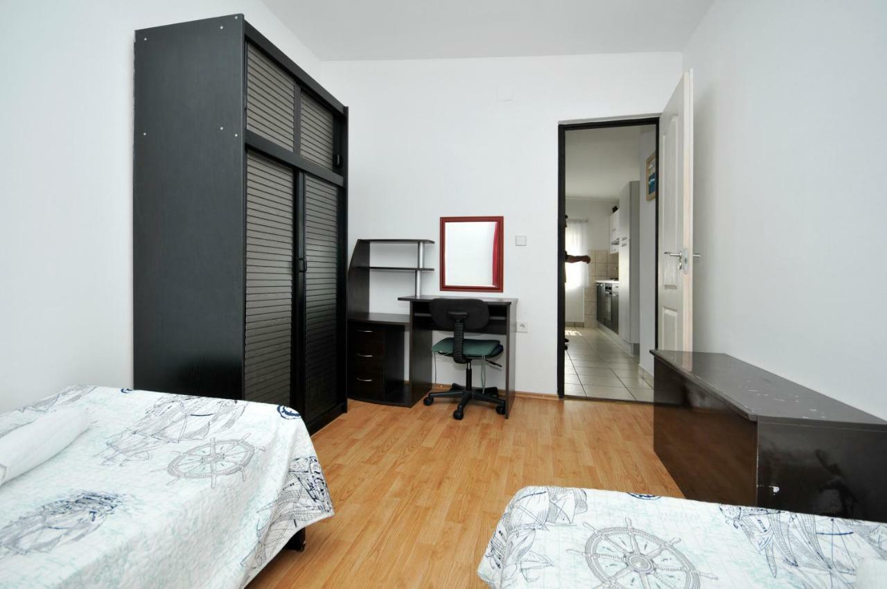 Apartment Sandra Trogir Exteriör bild