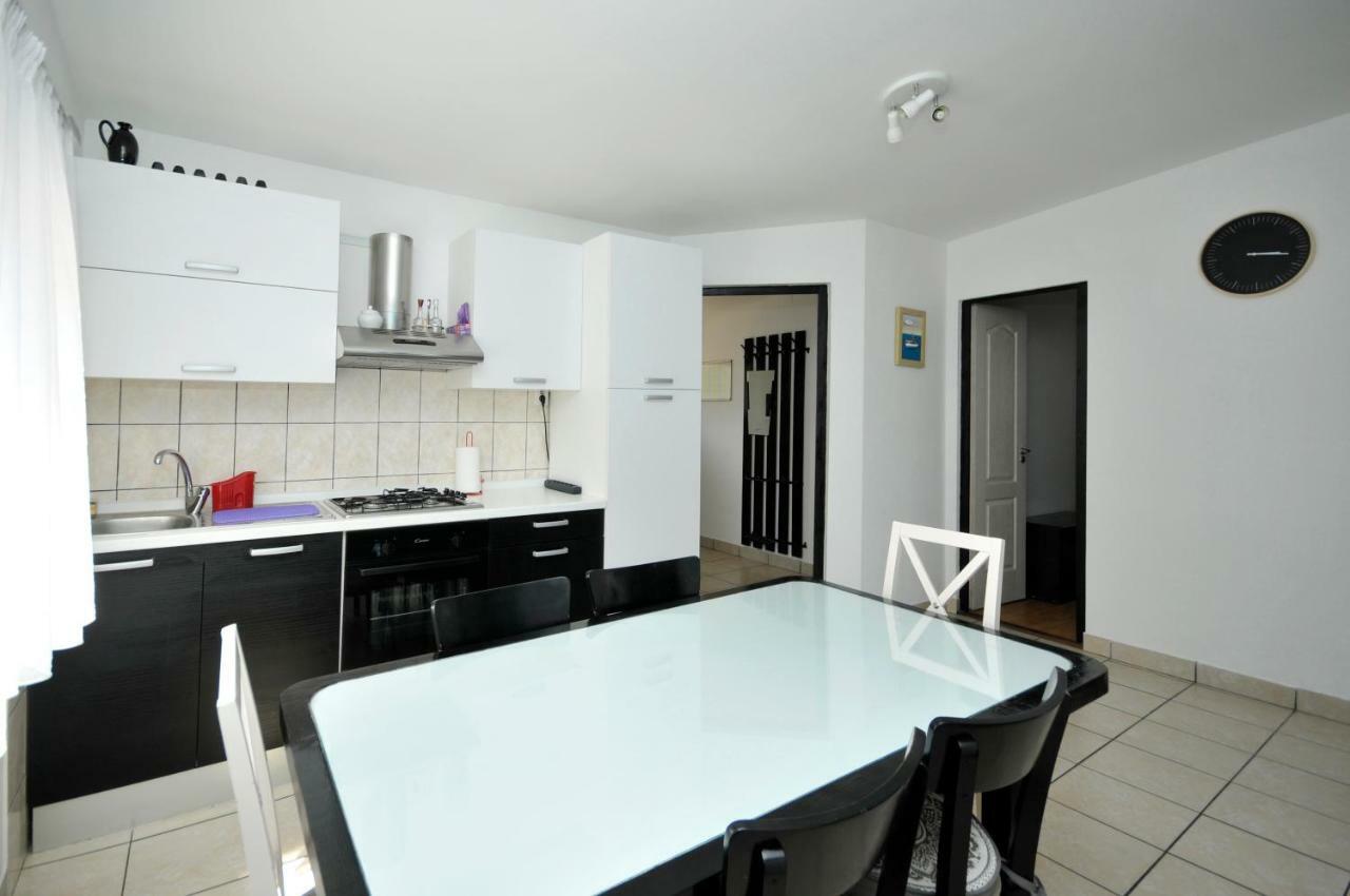 Apartment Sandra Trogir Exteriör bild